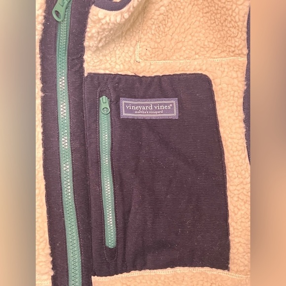 Vineyard Vines Sherpa Supershep Vest in Stone size large - Picture 6 of 9